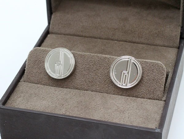 dunhill/ダンヒル ロゴ カフス シルバーカラー エンブレム ケース付属 - 安心保証・業界最安値の販売 福助